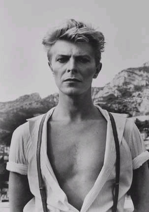 helmut newton photograph of bowie posted by eva 616 PM